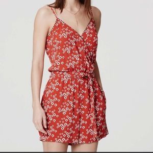EUC LOFT floral dandelion belted v-neck romper. Size small.